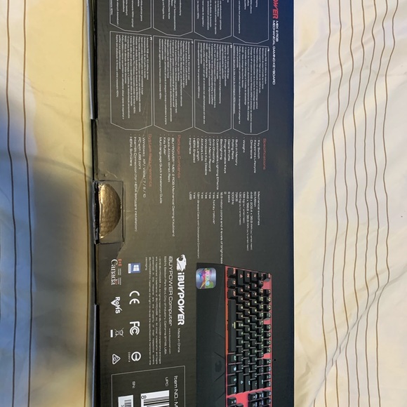 ibuypower Gaming keyboard color black & red - Picture 4 of 4